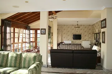 Hotel Valle Luinas