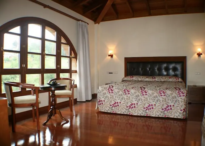 鲁伊纳斯山谷酒店