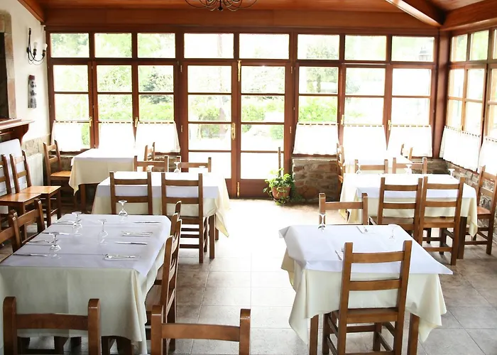 鲁伊纳斯山谷酒店 酒店