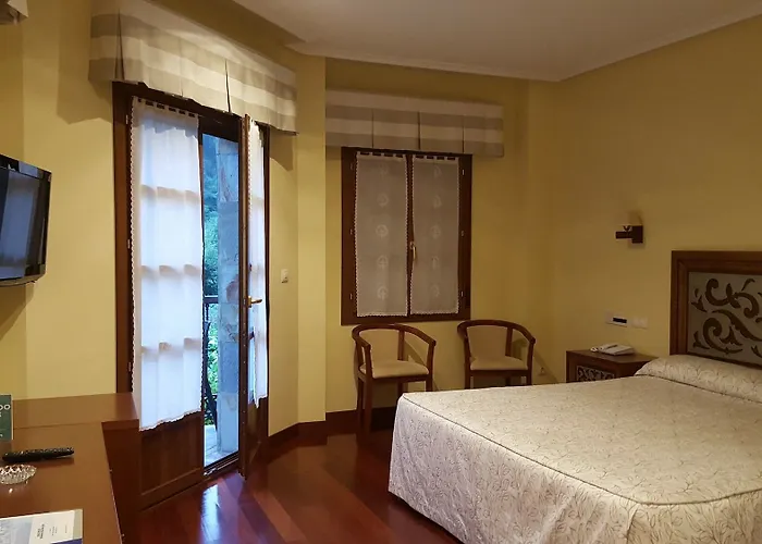 鲁伊纳斯山谷酒店